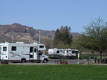 RV site and campground at Canyon Lake Marina